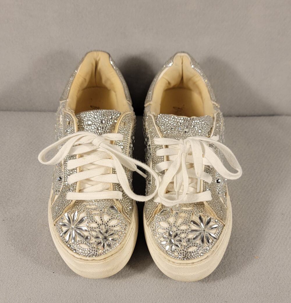 Betsey Johnson Womens Sidny Floral Rhinestone Platform Sneakers Size 6 Silver